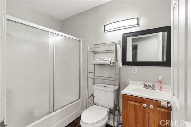 518 Lincoln Avenue, Bakersfield CA: https://media.crmls.org/medias/72f9b3a5-e4f3-4fec-b544-05fc71665bc4.jpg