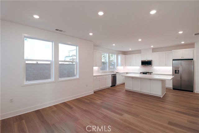 418 Lobata, Irvine CA: https://media.crmls.org/medias/72f9d984-32e5-4e81-9335-391fd9d7518f.jpg