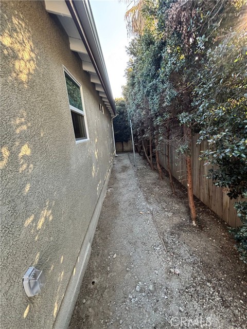 Detail Gallery Image 4 of 7 For 520 W Route 66 #C,  Glendora,  CA 91740 - 2 Beds | 1 Baths