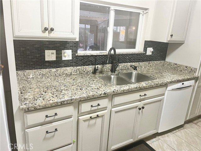 30865 Allen Avenue, Homeland CA: https://media.crmls.org/medias/72fa478c-09ac-4ded-bc3f-e10bcb731f57.jpg