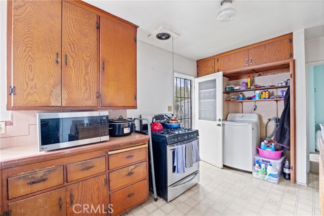 7437 Laura Street, Downey CA: https://media.crmls.org/medias/72fa5a9f-2a6b-47ba-9ee3-c6443f9de9a2.jpg