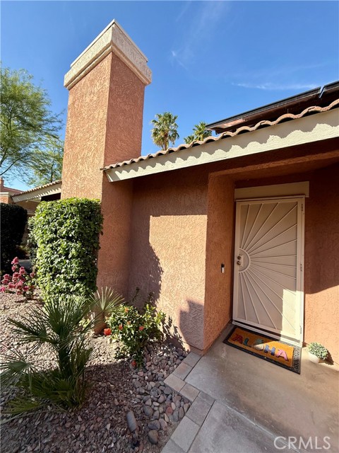42297 Sultan Avenue, Palm Desert CA: https://media.crmls.org/medias/72fa71d7-b36f-4cf8-a4c1-3c25dac0c100.jpg