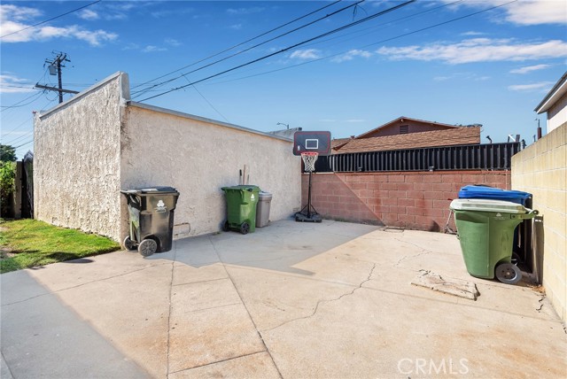 Detail Gallery Image 15 of 31 For 1657 W 67th St #2,  Los Angeles,  CA 90047 - 4 Beds | 2 Baths