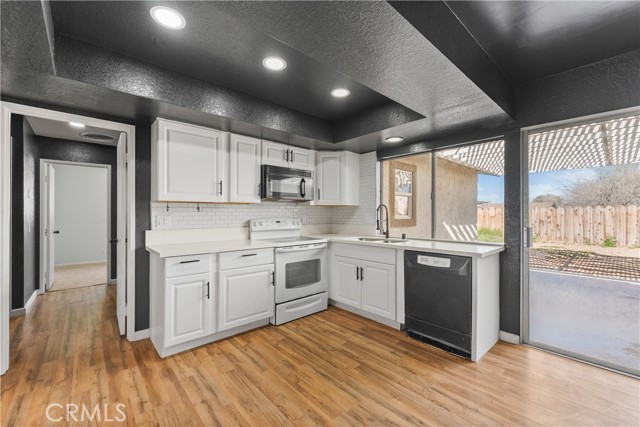 Detail Gallery Image 7 of 50 For 21449 Applewood, California City,  CA 93505 - 5 Beds | 3 Baths