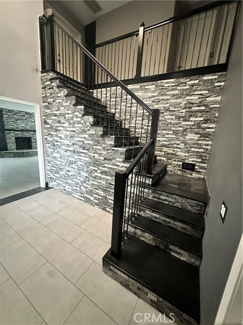 Detail Gallery Image 4 of 29 For 22896 San Joaquin East, Canyon Lake,  CA 92587 - 5 Beds | 2/1 Baths