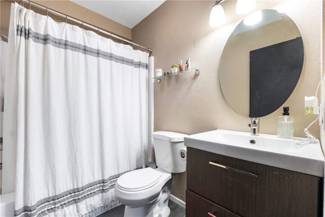 Detail Gallery Image 27 of 36 For 26873 Claudette St #112,  Canyon Country,  CA 91351 - 2 Beds | 2 Baths