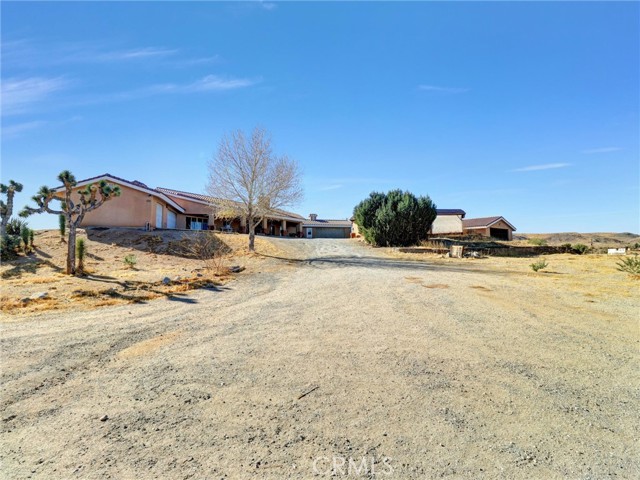 Detail Gallery Image 13 of 75 For 5040 Brisbane Ave, Yucca Valley,  CA 92284 - 3 Beds | 2 Baths