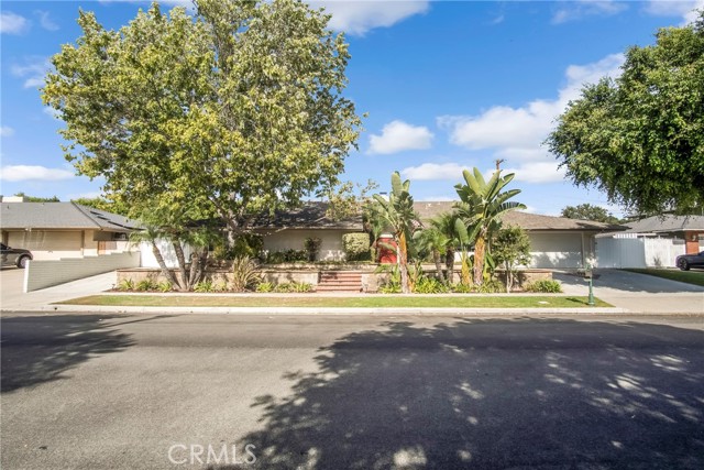 Detail Gallery Image 5 of 39 For 18921 Silver Maple Way, North Tustin,  CA 92705 - 5 Beds | 3 Baths