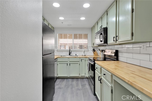 Detail Gallery Image 7 of 38 For 19191 Palo Verde Dr, Apple Valley,  CA 92308 - 2 Beds | 2 Baths