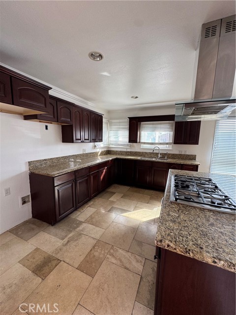 Detail Gallery Image 3 of 57 For 3833 W 105 St, Inglewood,  CA 90303 - 3 Beds | 1 Baths