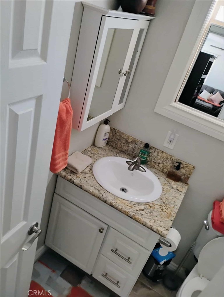 https://media.crmls.org/medias/72fd2385-be68-461c-8426-bc5a295985d8.jpg?preset=X-Large