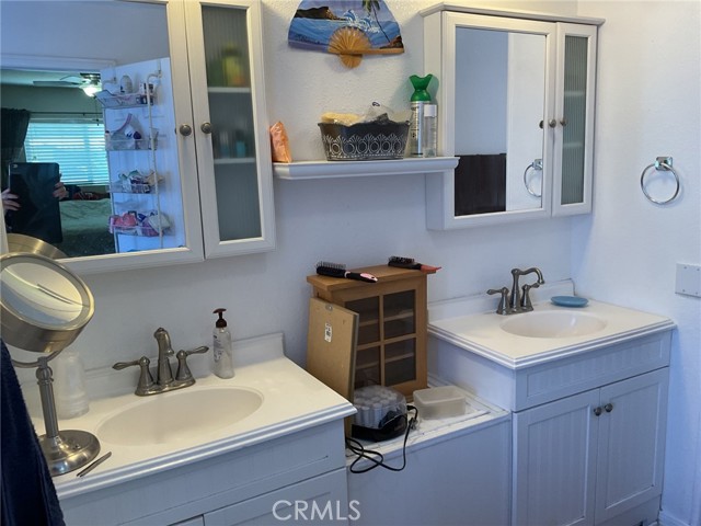 Detail Gallery Image 10 of 14 For 4901 Green River Rd #248,  Corona,  CA 92878 - 3 Beds | 2 Baths