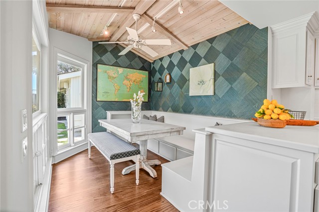 42 Empty Saddle Road, Rolling Hills Estates CA: https://media.crmls.org/medias/72fe6ca5-a697-4182-a53d-d8a1ef52b8c8.jpg