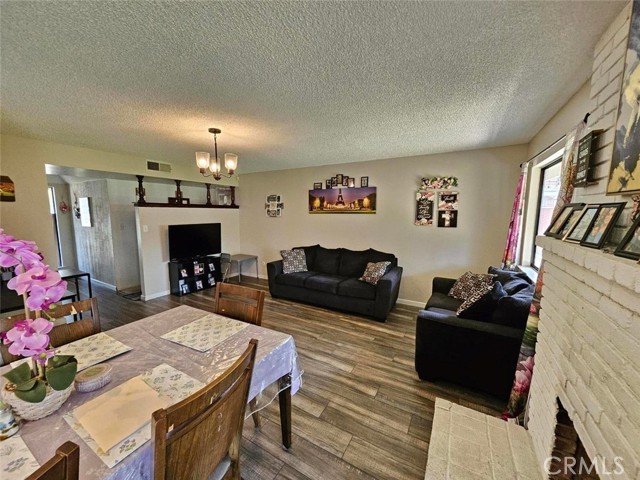 5894 E Madison Avenue, Fresno CA: https://media.crmls.org/medias/72fe9897-13f9-4637-9c1d-6f94956e94f3.jpg