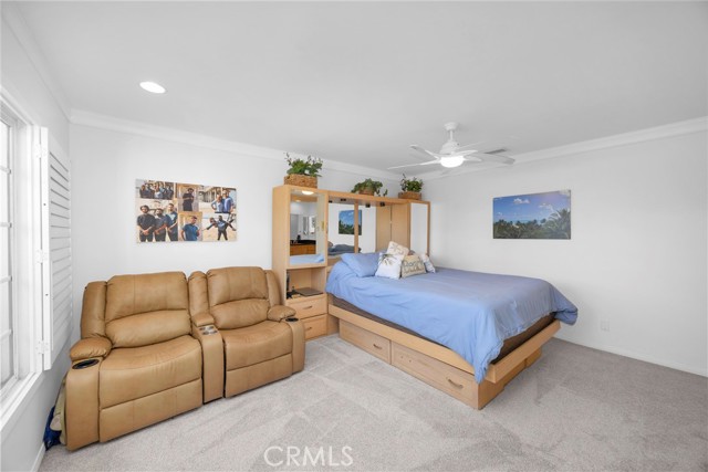9112 Playa Drive, Huntington Beach CA: https://media.crmls.org/medias/72fea7c7-cd85-463a-ba18-5e715a670963.jpg
