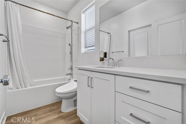 275 Sash, Irvine CA: https://media.crmls.org/medias/72ff24a8-9622-4202-a59b-86200a159ef6.jpg