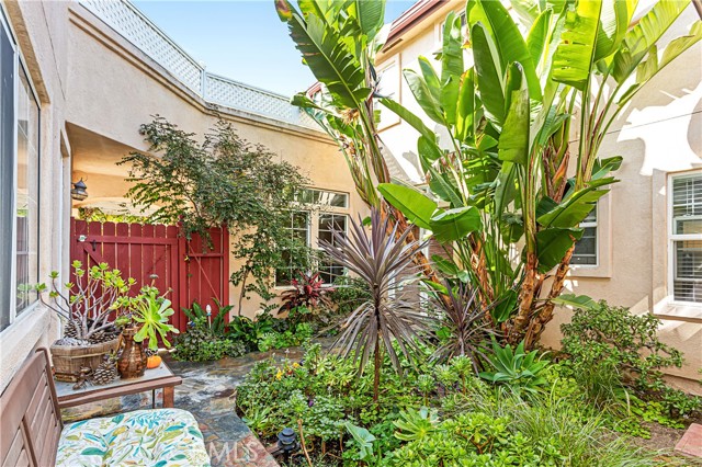 Detail Gallery Image 23 of 57 For 5101 Chateau, Irvine,  CA 92604 - 4 Beds | 3/1 Baths