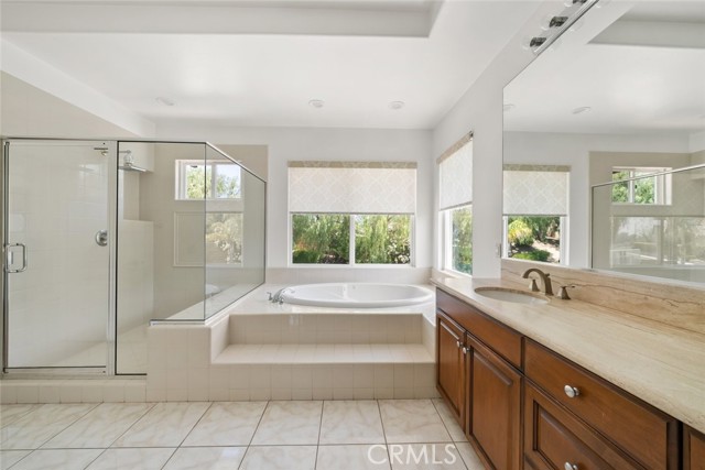 Detail Gallery Image 18 of 27 For 18501 Calle Vista Cir, Porter Ranch,  CA 91326 - 4 Beds | 4 Baths