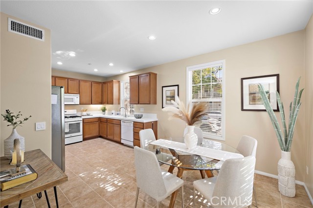 Detail Gallery Image 7 of 32 For 25 Corbin, Ladera Ranch,  CA 92694 - 2 Beds | 2/1 Baths