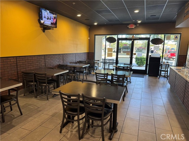 9670 Magnolia Avenue, Riverside CA: https://media.crmls.org/medias/73001a21-de36-4edd-ae6f-1c4224d9057a.jpg
