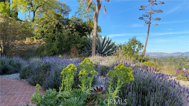 Detail Gallery Image 32 of 35 For 5974 Maury Ave, Woodland Hills,  CA 91367 - 3 Beds | 2 Baths