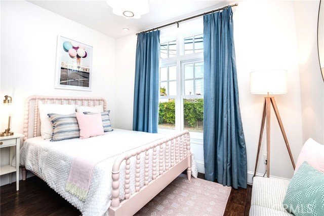 501 6th Place, Manhattan Beach, California 90266, 4 Bedrooms Bedrooms, ,2 BathroomsBathrooms,Residential,Sold,6th,SB23176896