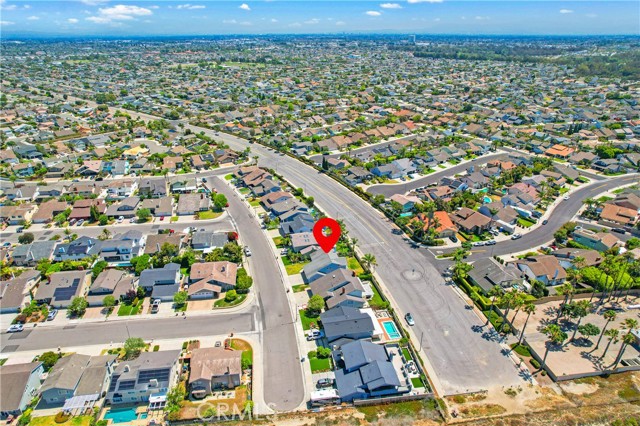 18202 Foss Lane, Huntington Beach CA: https://media.crmls.org/medias/7301a863-a142-4489-85c8-1c76ac015b45.jpg