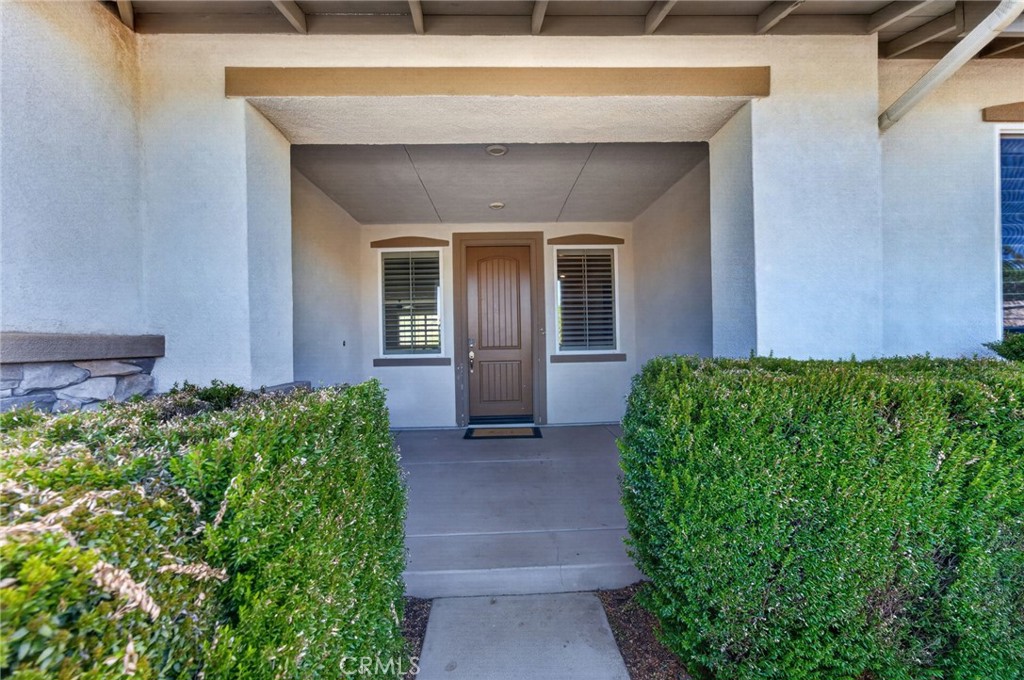 https://media.crmls.org/medias/7301ce9d-0952-4906-803c-30b981c219b6.jpg?preset=X-Large
