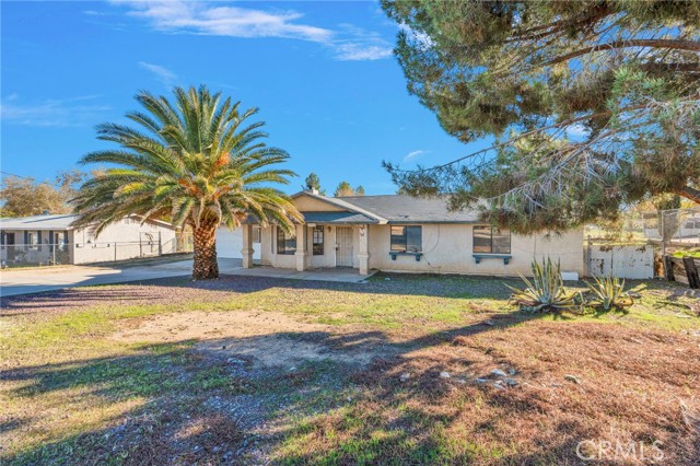 Detail Gallery Image 3 of 22 For 15807 Sitting Bull, Victorville,  CA 92395 - 3 Beds | 2 Baths