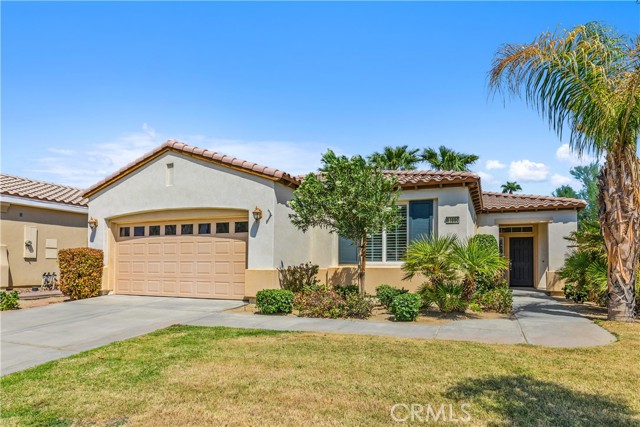 Detail Gallery Image 2 of 24 For 81880 Golden Star Way, La Quinta,  CA 92253 - 2 Beds | 2 Baths