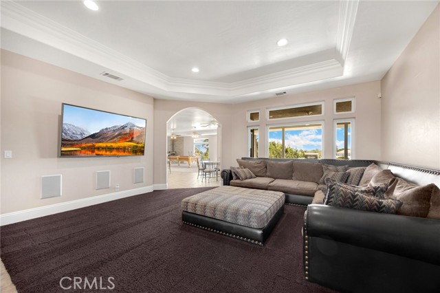 8277 Macron Street, Oak Hills CA: https://media.crmls.org/medias/73034e3c-41e2-4542-80ef-c975ce340b4b.jpg