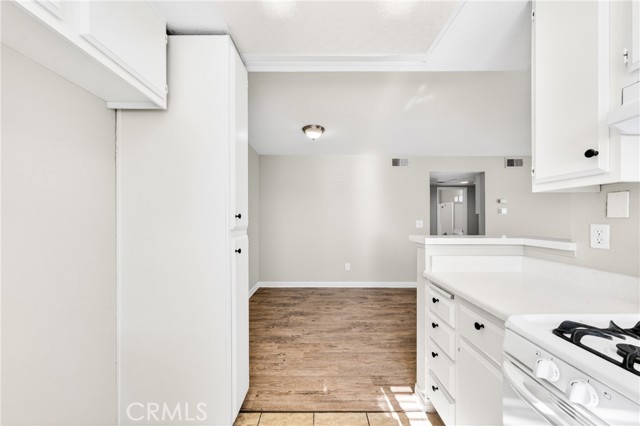 Detail Gallery Image 18 of 29 For 16377 Lakeshore, Lake Elsinore,  CA 92530 - 2 Beds | 2/1 Baths