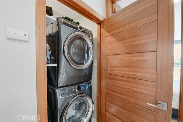4062 Aladdin Drive, Huntington Beach CA: https://media.crmls.org/medias/73041df1-4804-4af4-ab25-e9c0882dc11e.jpg