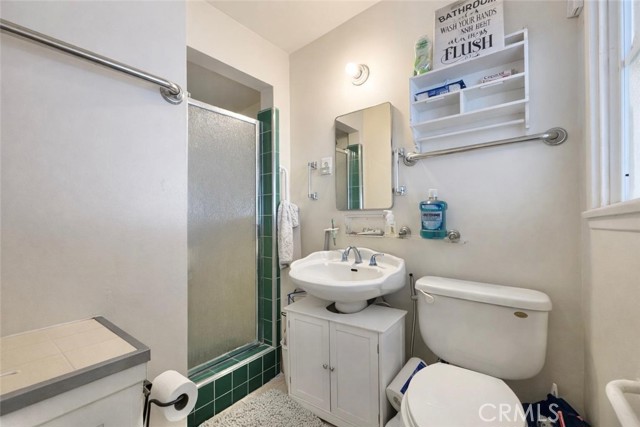 Detail Gallery Image 11 of 26 For 161 W Harcourt St, Long Beach,  CA 90805 - – Beds | – Baths