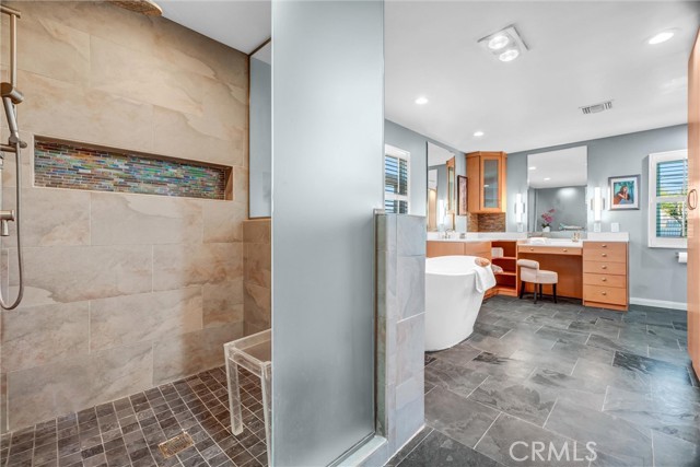 Detail Gallery Image 53 of 66 For 4121 Country Club Dr, Lakewood,  CA 90712 - 4 Beds | 5 Baths