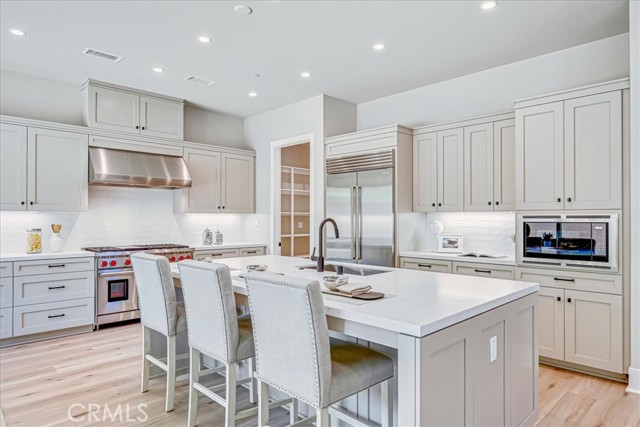 100 Bozeman, Irvine CA: https://media.crmls.org/medias/73045e78-c4ee-4505-81f2-dd1324fab3cd.jpg