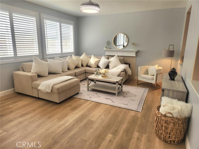 Image 4 of 72 For 26523 Starling Court