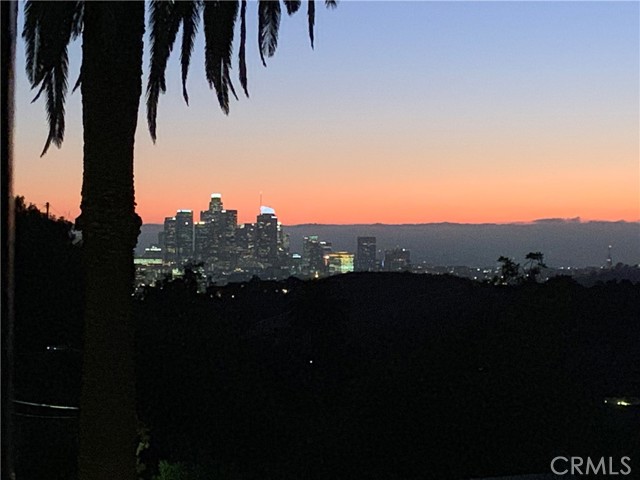 Detail Gallery Image 5 of 37 For 3320 Reynolds, Montecito Heights,  CA 90032 - 3 Beds | 2 Baths