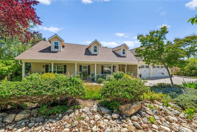 Detail Gallery Image 6 of 75 For 13678 Scenic Crest Dr, Yucaipa,  CA 92399 - 4 Beds | 2/1 Baths
