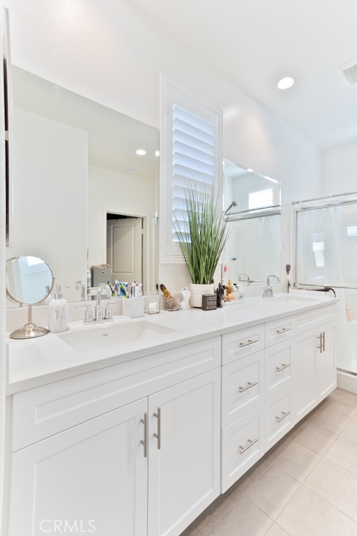 16040 Jamie Lane, Fontana CA: https://media.crmls.org/medias/7304fc76-4310-4438-8113-674a9674252f.jpg
