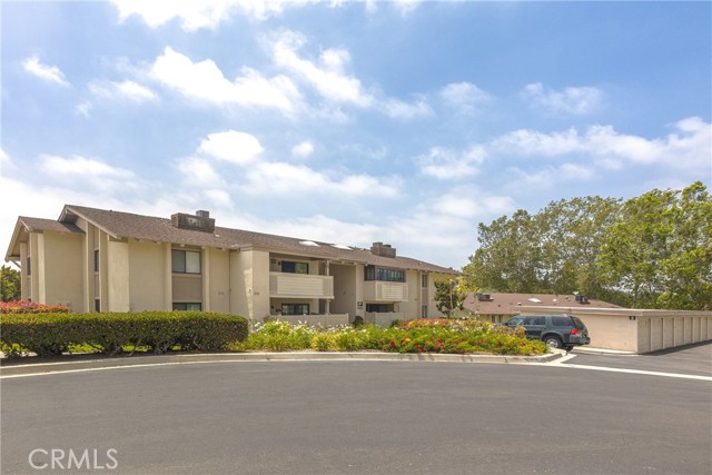 Detail Gallery Image 13 of 42 For 13526 La Jolla Cir #207-D,  La Mirada,  CA 90638 - 2 Beds | 2 Baths