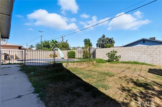 Detail Gallery Image 8 of 19 For 4508 Axminster, Bakersfield,  CA 93307 - 3 Beds | 2 Baths