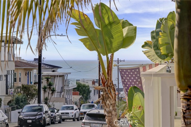 333 28th Street, Hermosa Beach, California 90254, 3 Bedrooms Bedrooms, ,2 BathroomsBathrooms,Residential,Sold,28th,SB22013671