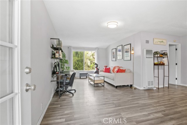 Detail Gallery Image 6 of 20 For 611 S Orange Ave #10,  Santa Ana,  CA 92701 - 1 Beds | 1 Baths