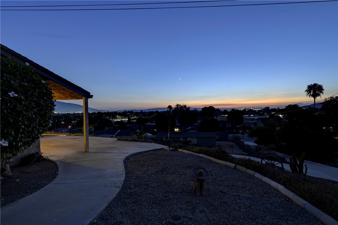 Detail Gallery Image 1 of 1 For 2481 Hillside Avenue, Norco,  CA 92860 - 3 Beds | 2 Baths