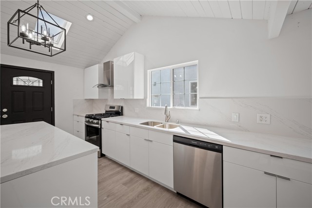 Detail Gallery Image 37 of 73 For 7445 Balcom Ave, Reseda,  CA 91335 - 4 Beds | 2 Baths