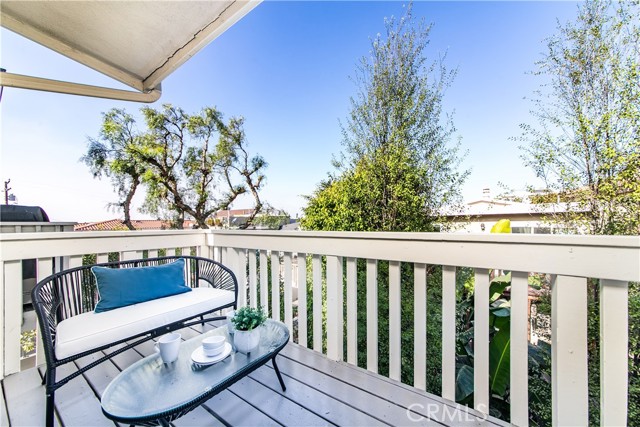 Detail Gallery Image 19 of 39 For 1025 4th St, Hermosa Beach,  CA 90254 - 3 Beds | 2/1 Baths