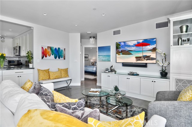 Detail Gallery Image 6 of 26 For 168 Fairview, Laguna Beach,  CA 92651 - 2 Beds | 1 Baths