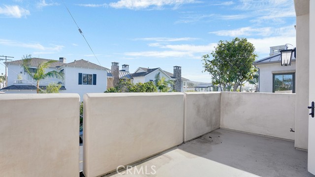 Detail Gallery Image 32 of 61 For 243 Poppy Ave, Corona Del Mar,  CA 92625 - 4 Beds | 3/1 Baths