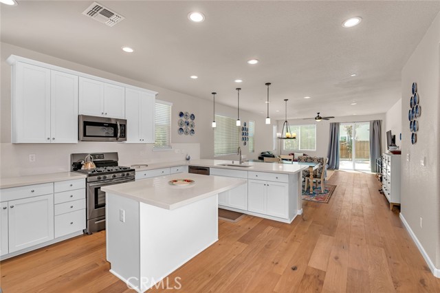 3559 Sunstone Court, Merced CA: https://media.crmls.org/medias/730ac2a7-1741-4405-b9fc-83b766ae32a7.jpg